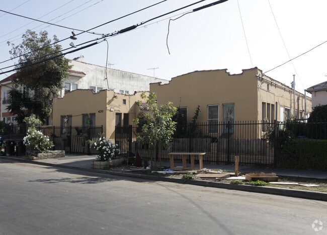Primary Photo - 4230-4234 7/8 Burns Ave