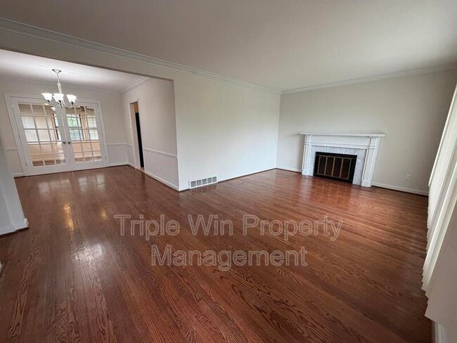 Building Photo - 1045 N Florissant Rd