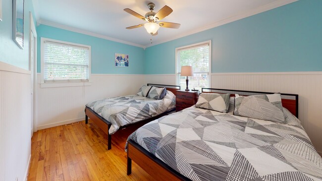 Building Photo - 110 Pinecliff Dr