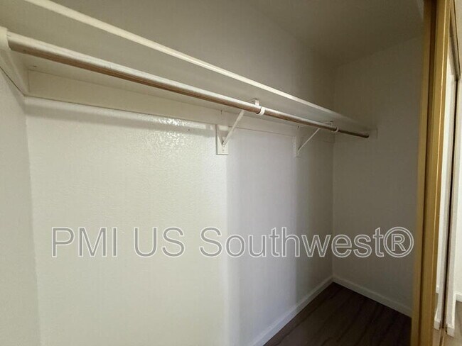 Building Photo - 851 Baseline Rd