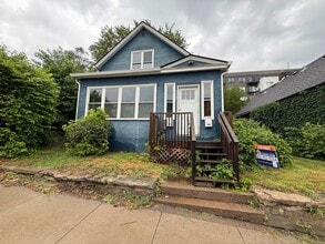 Building Photo - 1083/1087 Randolph Ave