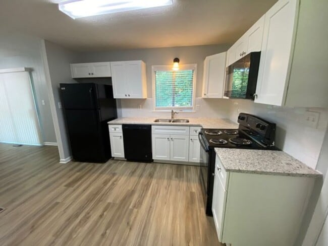 Building Photo - 3063 Sasanqua Ln SW