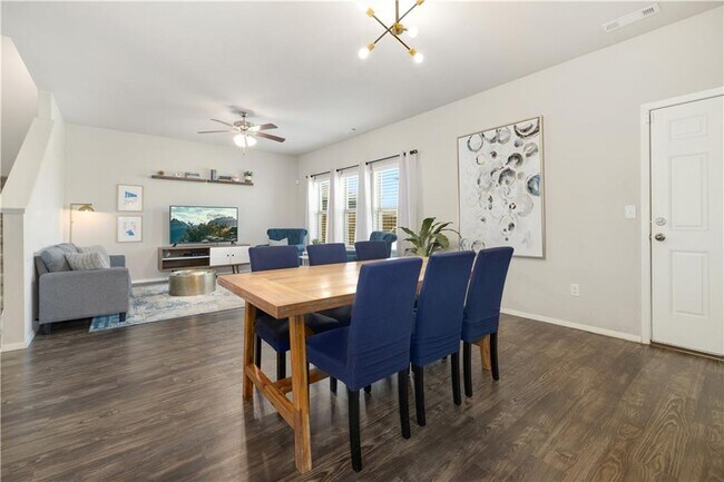 Building Photo - 1209 S Ivory Bill Ln