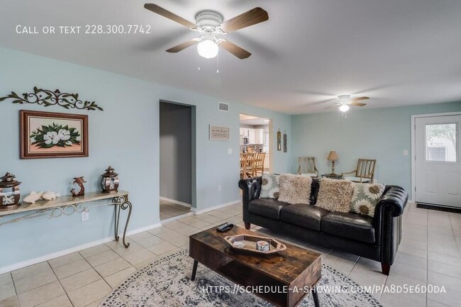 Building Photo - 419 E 2nd St