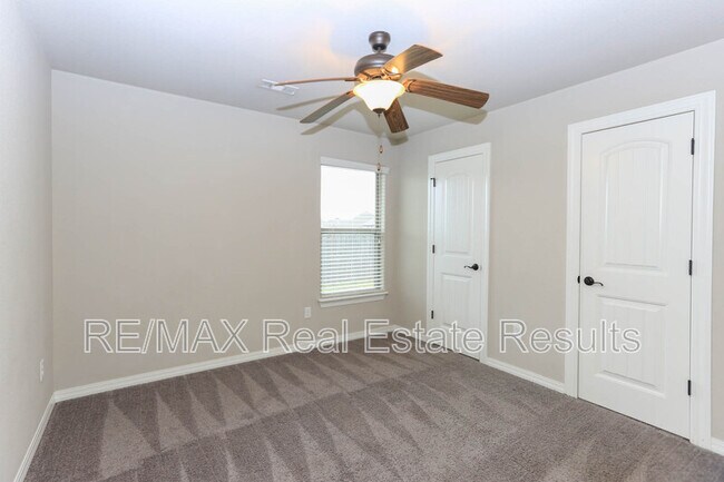 Building Photo - 4494 W Wales Dr