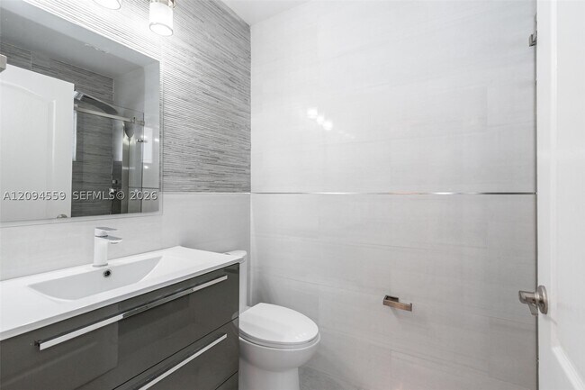 Building Photo - 2236 W 74th St