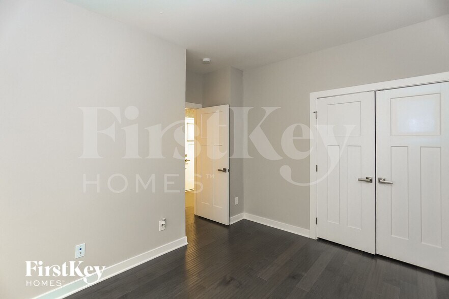 Building Photo - 6425 Brighton Park Dr