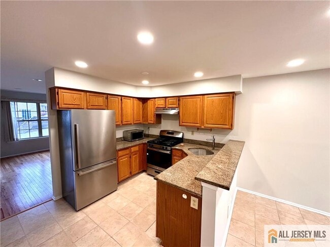 Building Photo - 162 Salem Rd