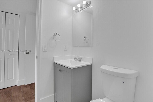 Building Photo - 675 NW 85th Ct