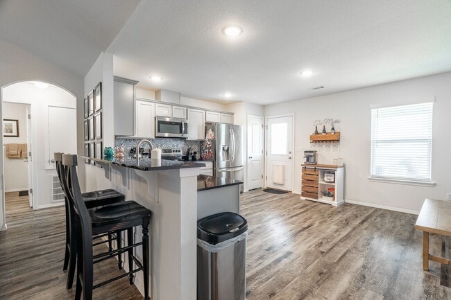 Building Photo - Like New Home LOADED w/Amenities at Lakewood S/D in Lowell!