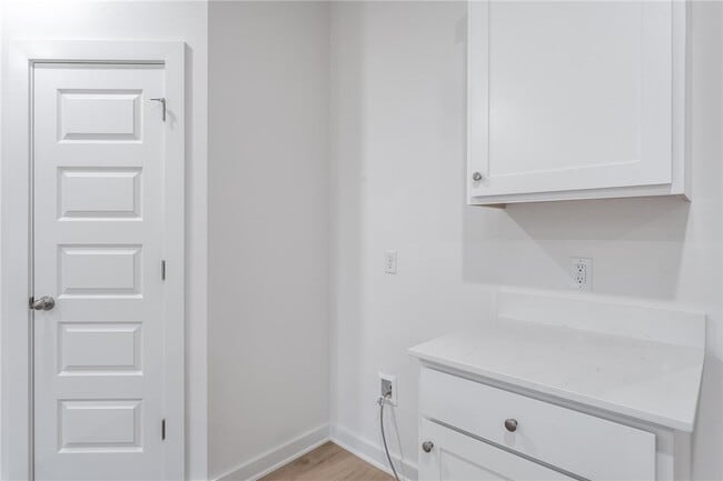 Building Photo - 4611 W Barhem Dr