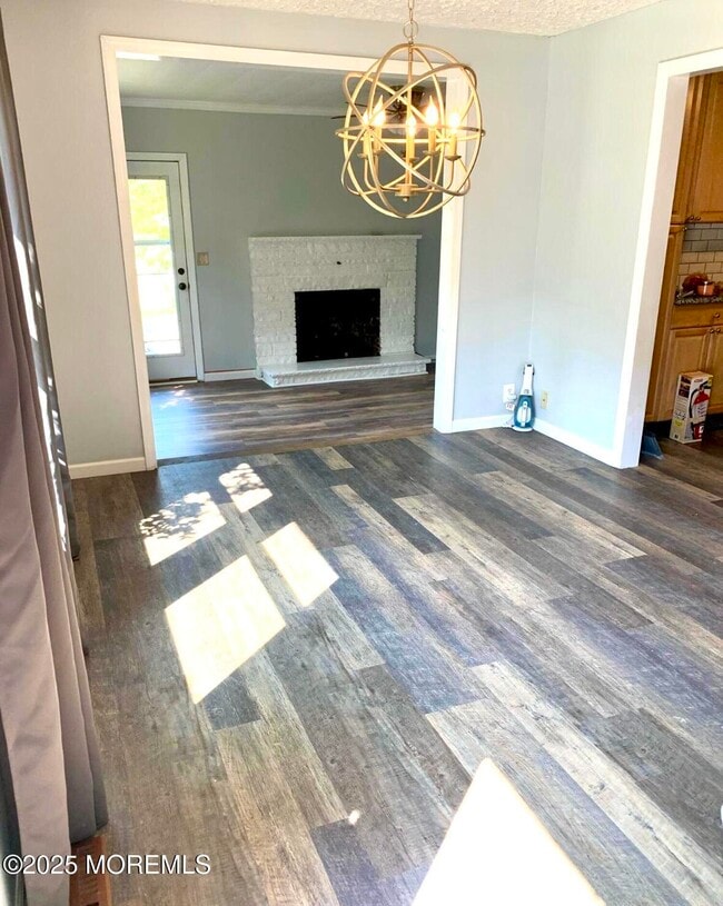 Building Photo - 10 Oakwood Drive