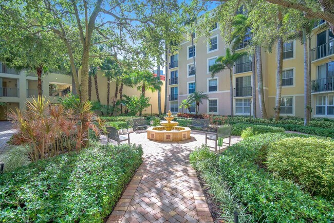 Building Photo - 630 S Sapodilla Ave