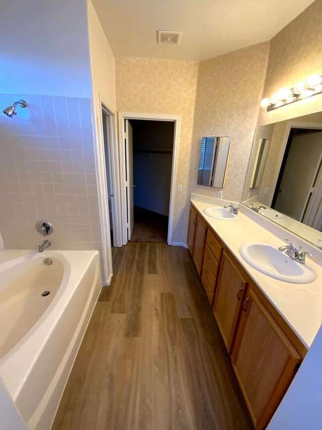 Building Photo - NORTH WEST BEAUTY **ANTEUS CT**