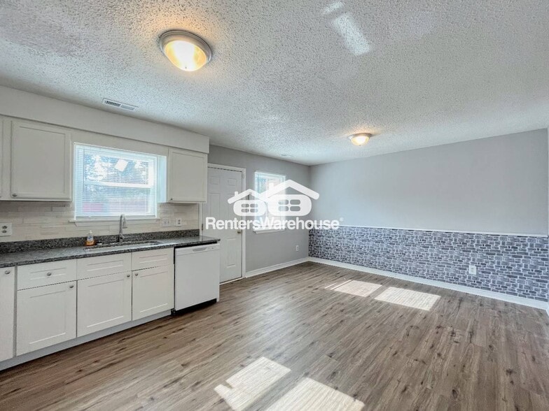 Building Photo - 4157 Holly Cove Dr