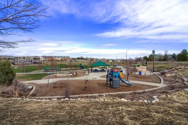 Building Photo - Highlands Ranch Spacious 3 bed 2.5 bath