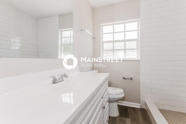 Building Photo - 3 Bedroom Pet-Friendly Home in TAMPA, FL with Main Street Renewal
