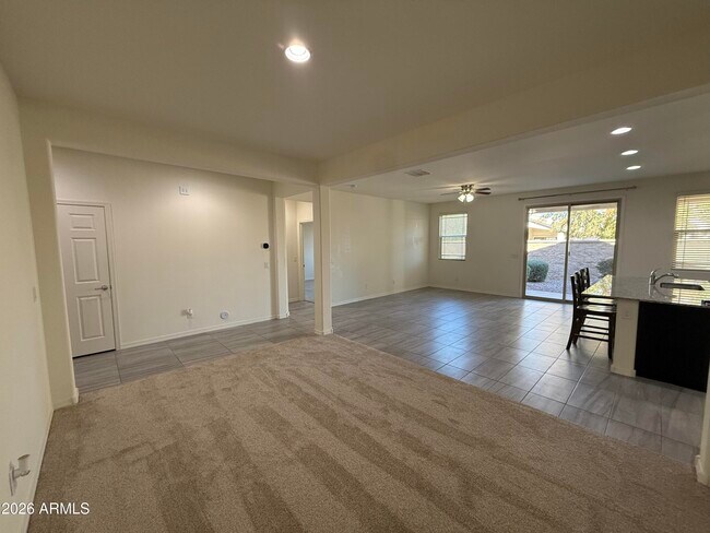 Building Photo - 8716 E Navarro Ave