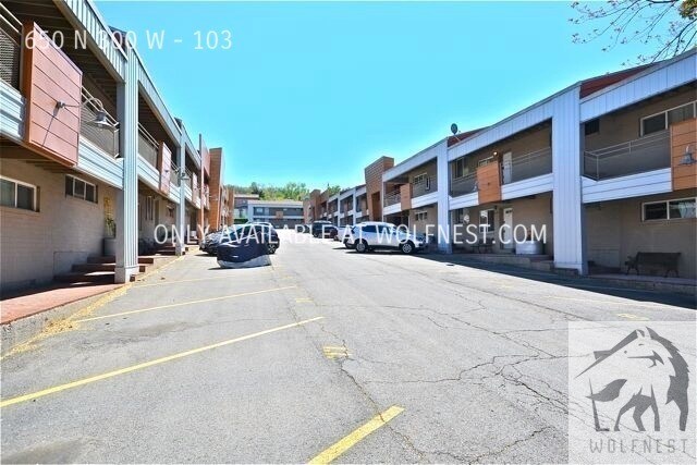 Building Photo - No Deposit Option! Stunning 1 Bedroom Down...