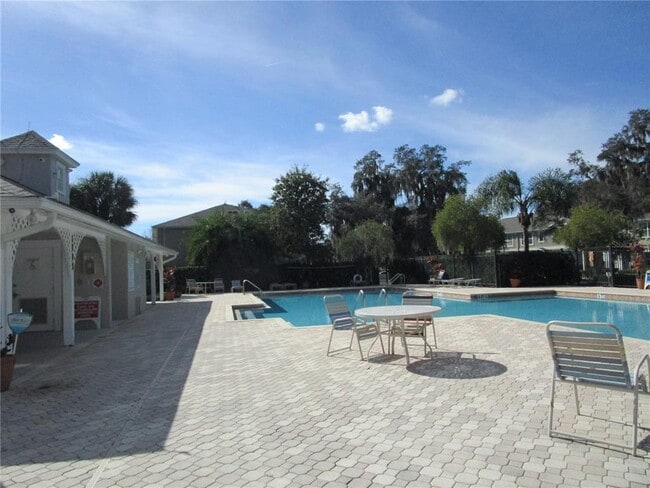 Building Photo - 15819 Fishhawk Falls Dr