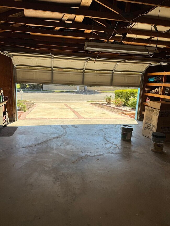 Building Photo - Cozy 3/2 in Chino Hills