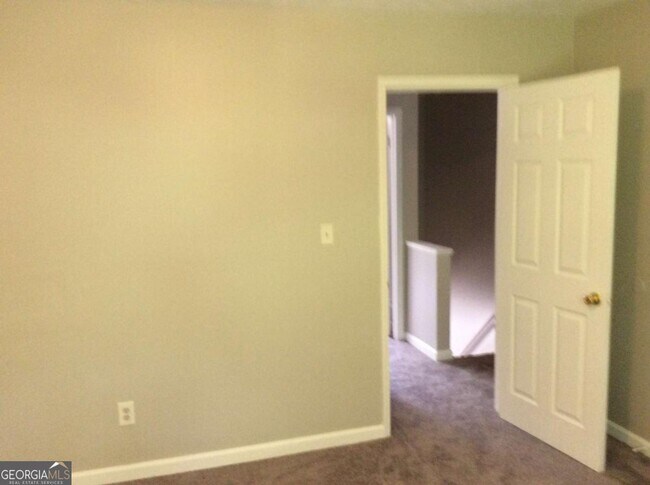 Building Photo - 130 Meadowbrook Ct
