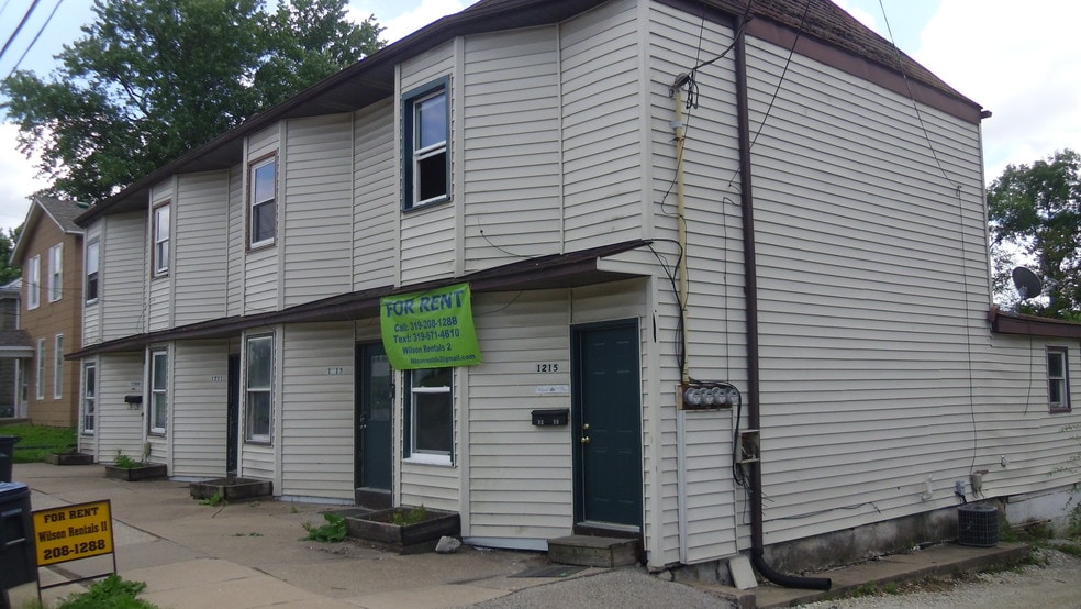 Building Photo - 1209 Oak St