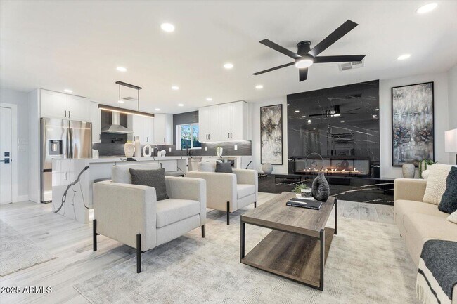 Building Photo - 14820 N 35th St