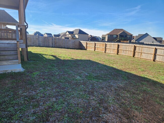 Building Photo - Luxury Home