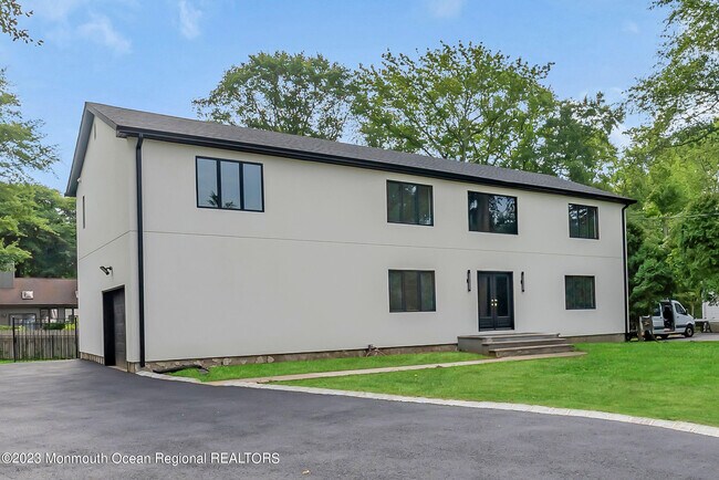 Building Photo - 265 Whalepond Rd