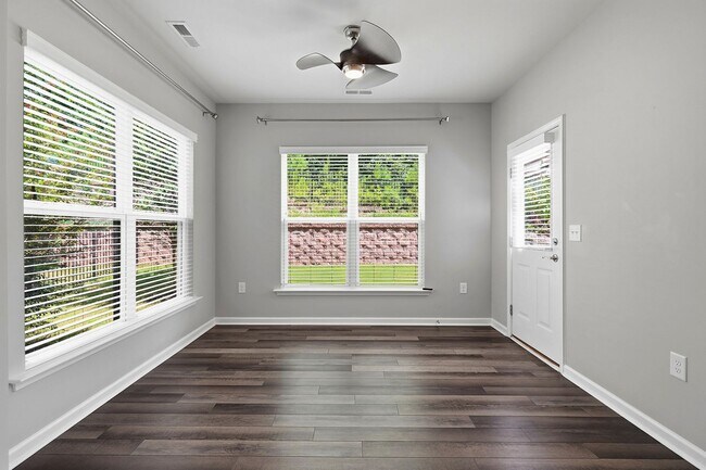Building Photo - 438 Brk Pne Trl