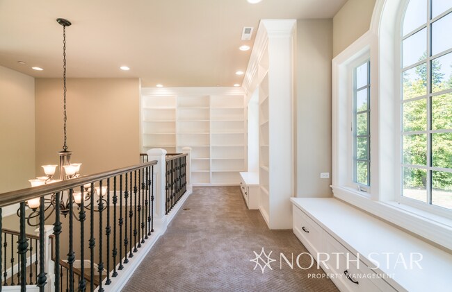 Building Photo - Executive Custom Home with River View on Acreage in West Linn