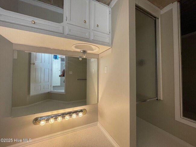 Building Photo - 3915 Sterling Pointe Dr