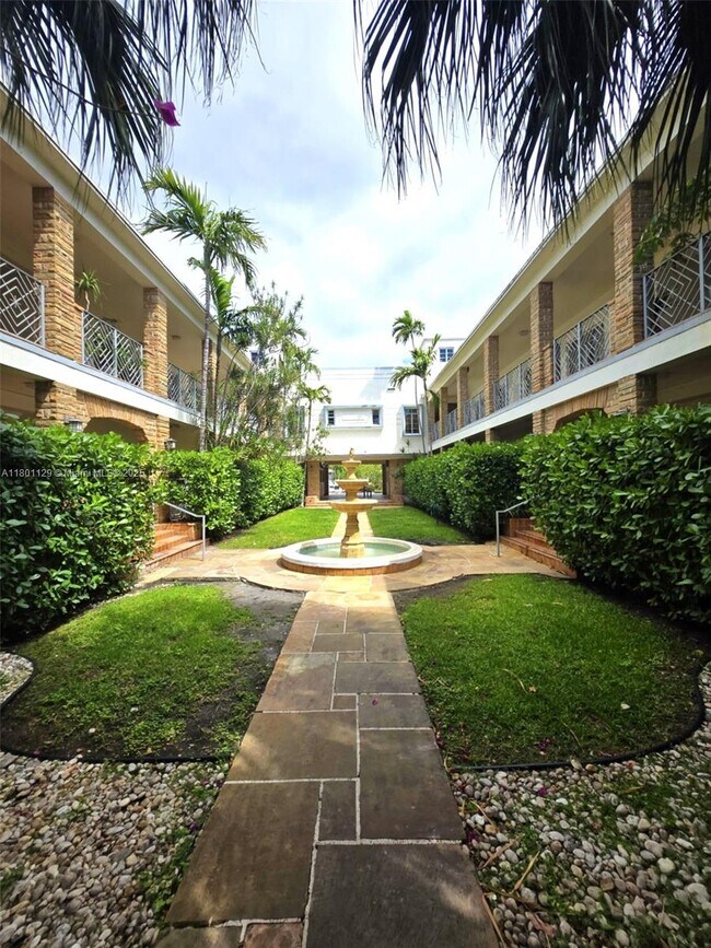 Building Photo - 2131 Calais Dr