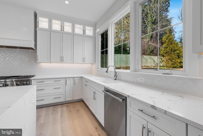 Building Photo - 5613 34th St N