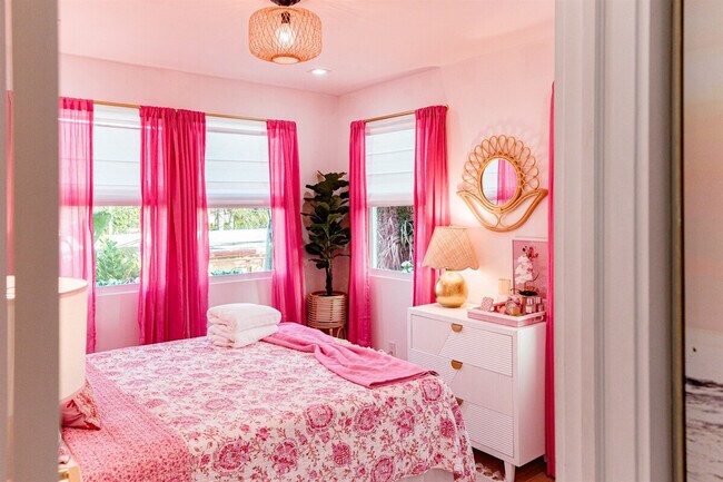 Building Photo - 610 38th St