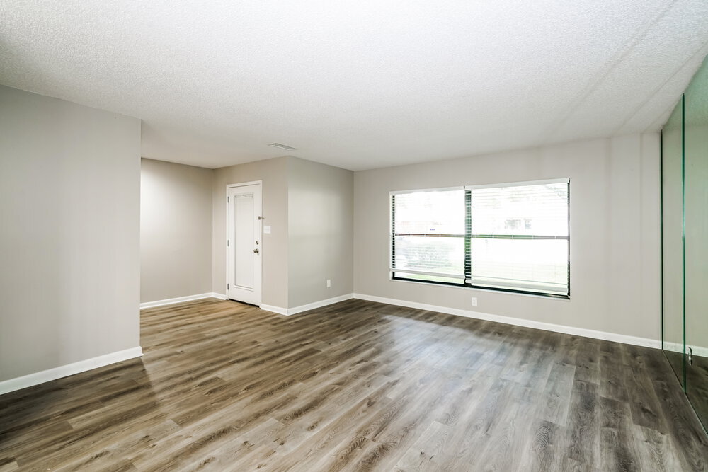 Building Photo - 813 Regal Palm Ct