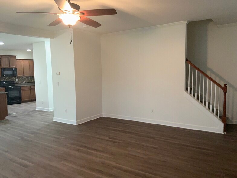 Building Photo - 3013 Corrona Ln