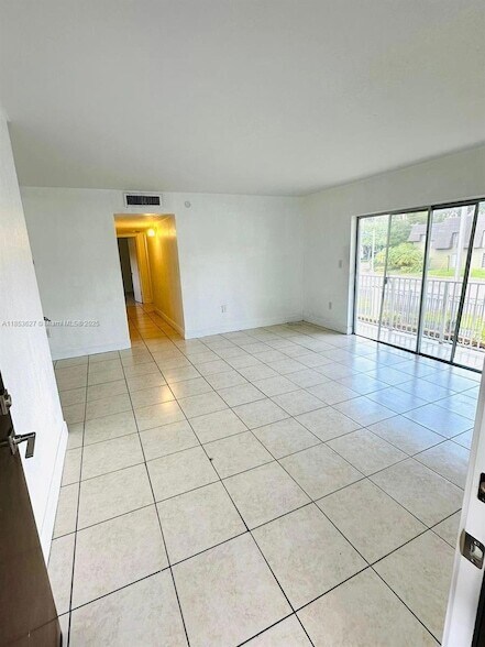 Building Photo - 8601 SW 94th St