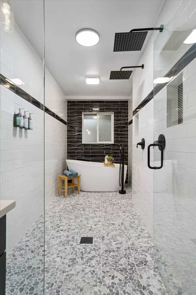 Building Photo - 6186 Sunshine Canyon Dr