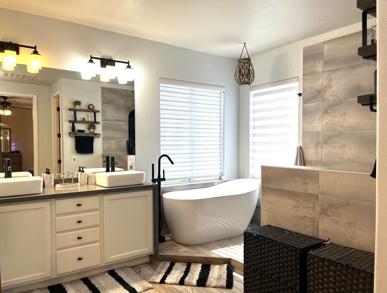 Building Photo - 7729 Villa Gabriela Ave