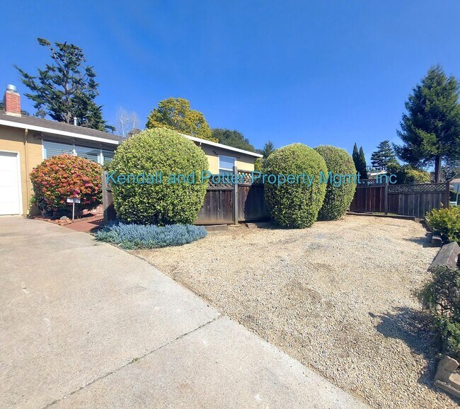 Building Photo - Delightful 3bed/2.5bath home in Rio Del Mar