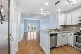 Building Photo - 5400 Park Ave