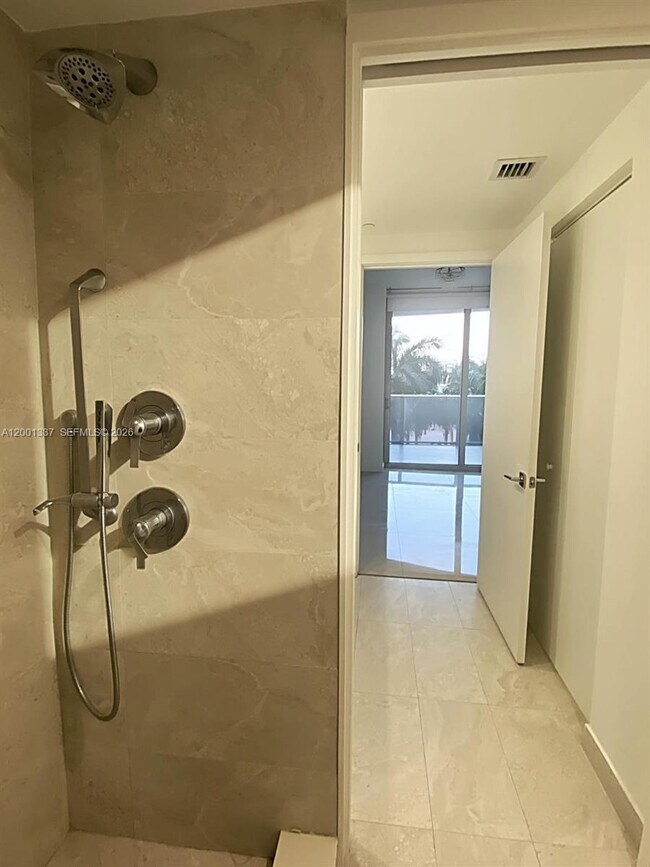 Building Photo - 488 NE 18th St