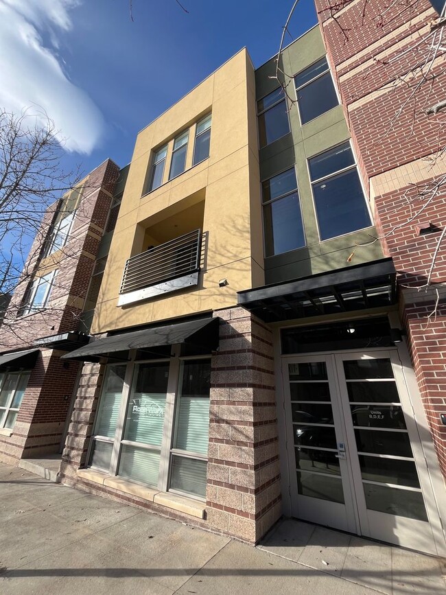 Building Photo - BRIGHT MODERN 1BR/1BA CONDO in NORTH BOULD...