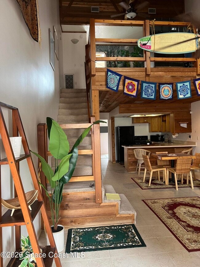 Building Photo - 8154 Ridgewood Ave