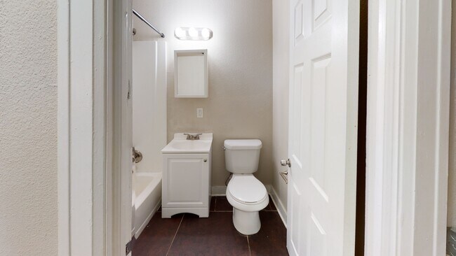 Interior Photo - z-103125-Watkins Place - 1215 Brush Creek