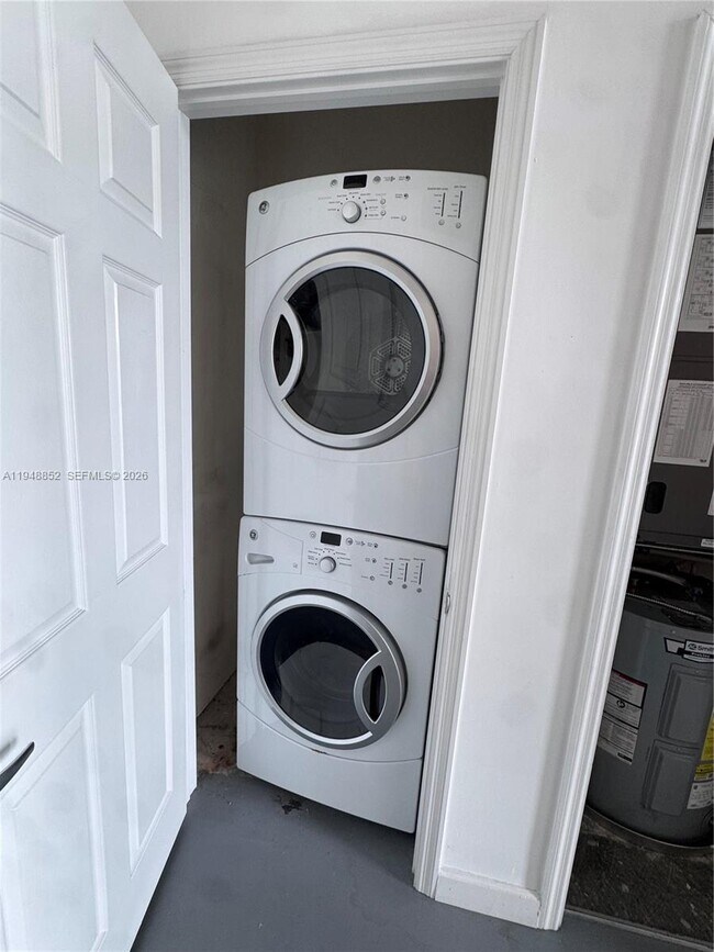 Building Photo - 2100 Van Buren St