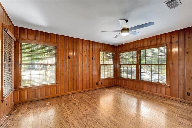 Building Photo - 4504 Elwood Rd