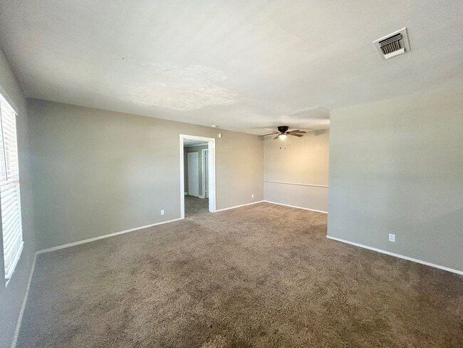 Building Photo - Charming 4-Bed, 2-Bath Home in Northeast S...